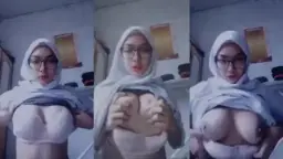 SMA Hijab Kacamata Sange