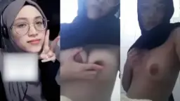 Ukhti Cantik Kacamata Pamer Toket