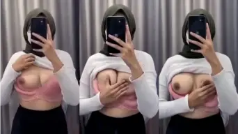 Liza Hijaber Pap Toket Cantik Nih!