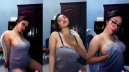Marshaa Toge Uting Menonjol