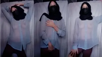 Hijab Binal Tocil Joget Striptis