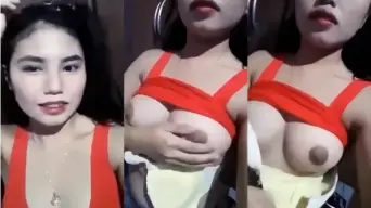 Abg Berkacamata Kutang Merah