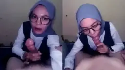 Cewek Hijab Suka Isep Kontol