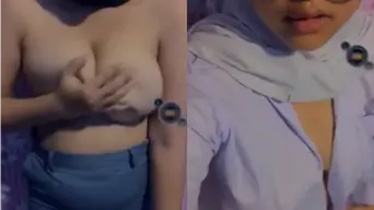 Pelajar SMA Lepas Busana Pamer Toket
