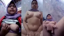 ABG Jilbab Pamer Susu Montok Colmek